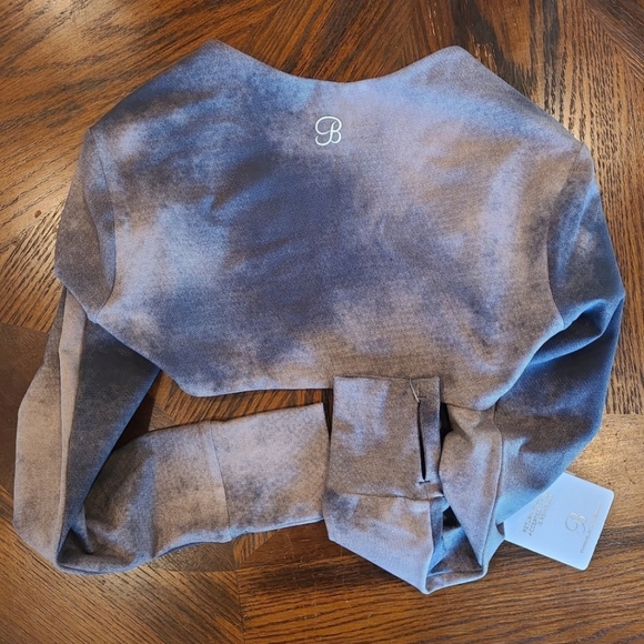 Bombshell bodysuit and shrug - Picture 5 of 7